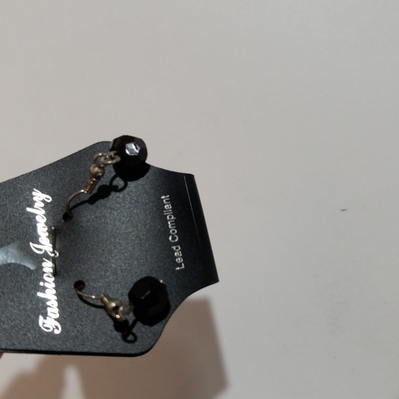 Silver Tone Chain Black Flower Fabric Brooch & Black Beads Crystal Necklace Set - Picture 7 of 9